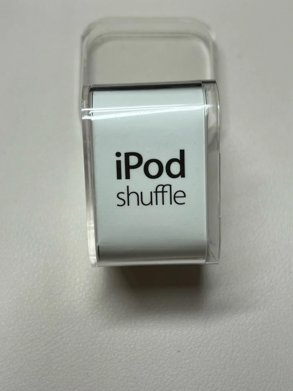 Apple iPod shuffle - 2GB (2015 - 4th generation) - Picture 2 of 8